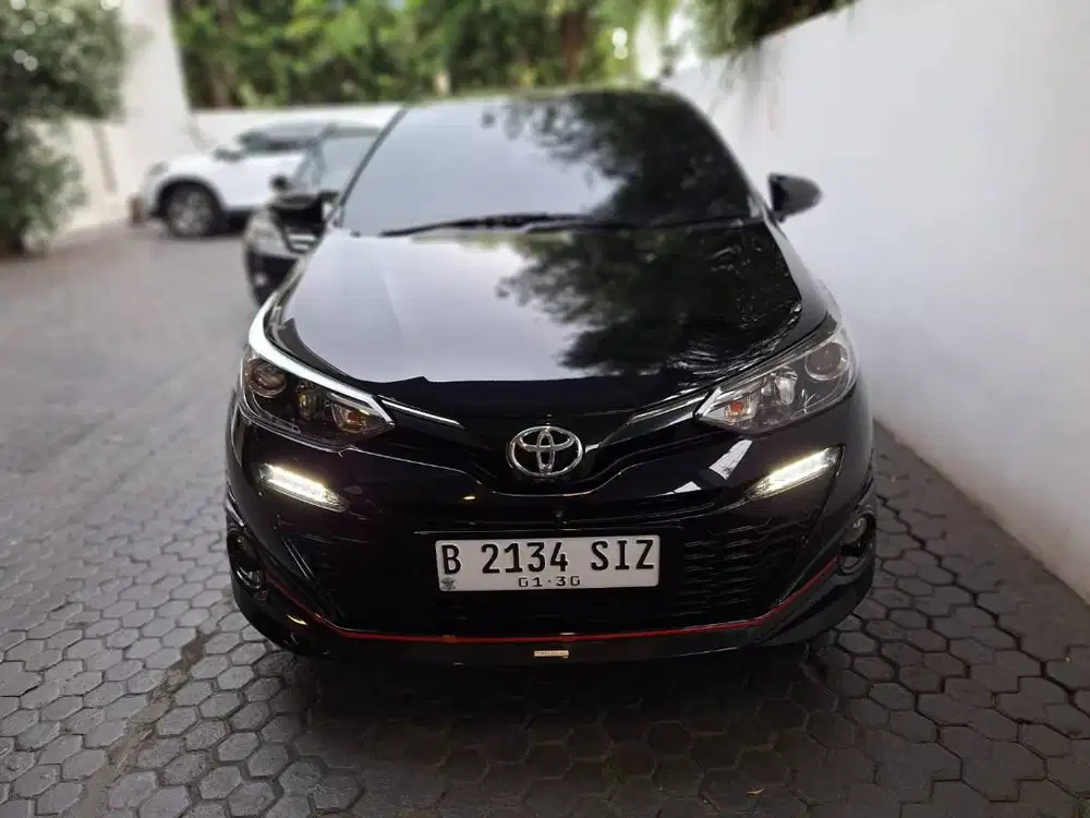 TOYOTA YARIS (2020)
