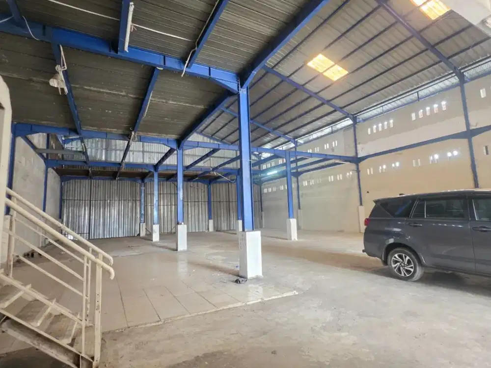 Gudang Hadap Barat Kav DPR Cipondoh