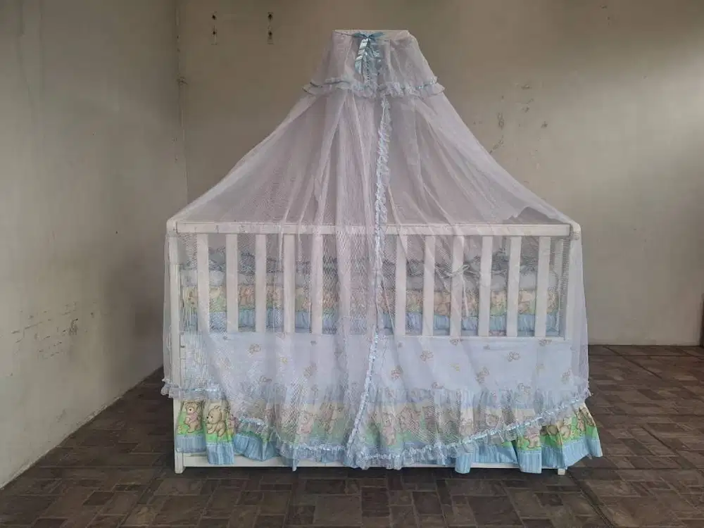 Box Bayi Kayu Solid