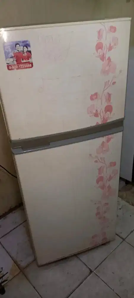 jual kulkas 2 pintu Merc Sharp kembang no fros