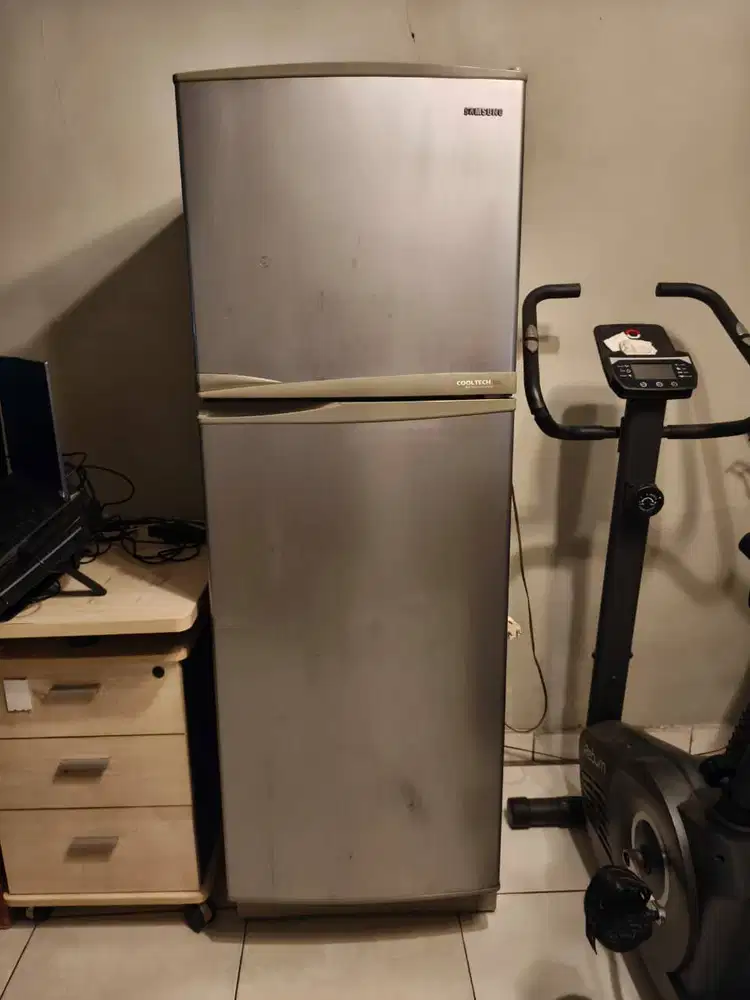 Dijual Kulkas Samsung S-23ANS (229 Liter) MASIH BISA NEGO