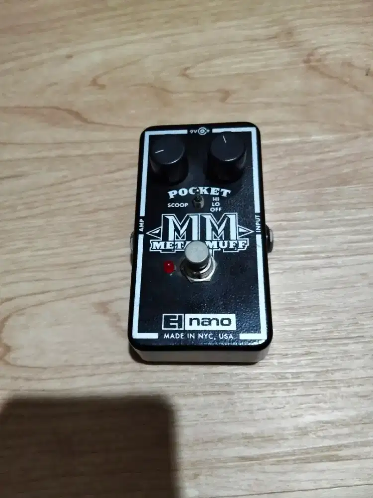 Pedal EHX Crayon dan Metal Muff