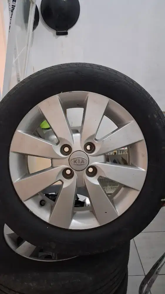 Velg R15 OEM KIA Rio
