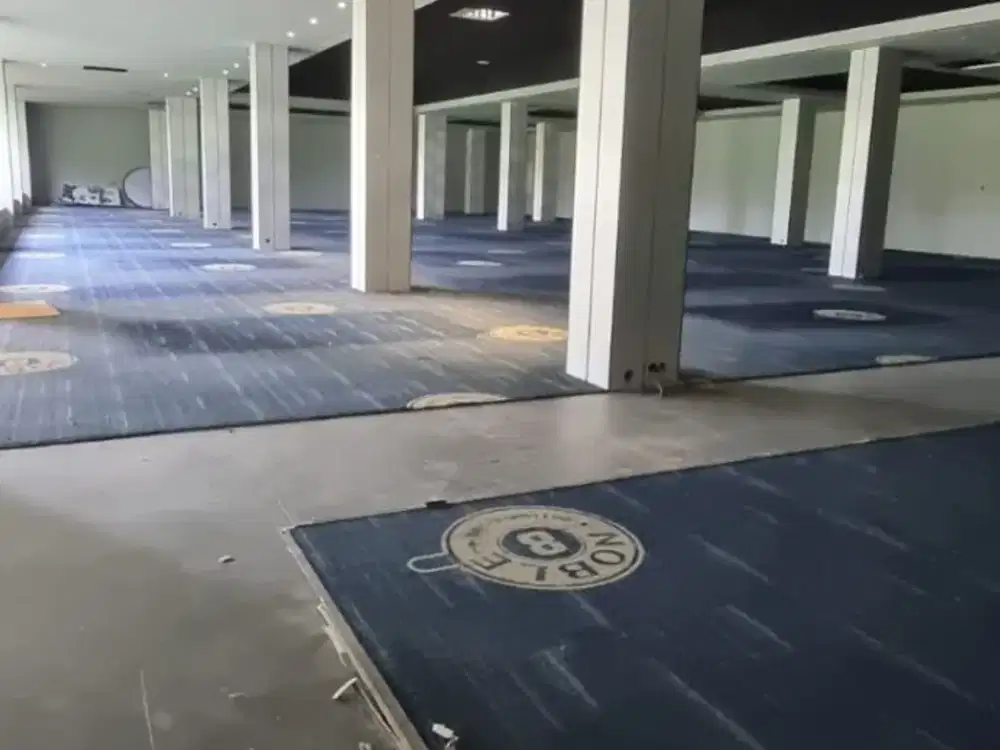 Disewakan Gudang Ex Showroom Mobil di Serpong Raya Tangerang Selatan