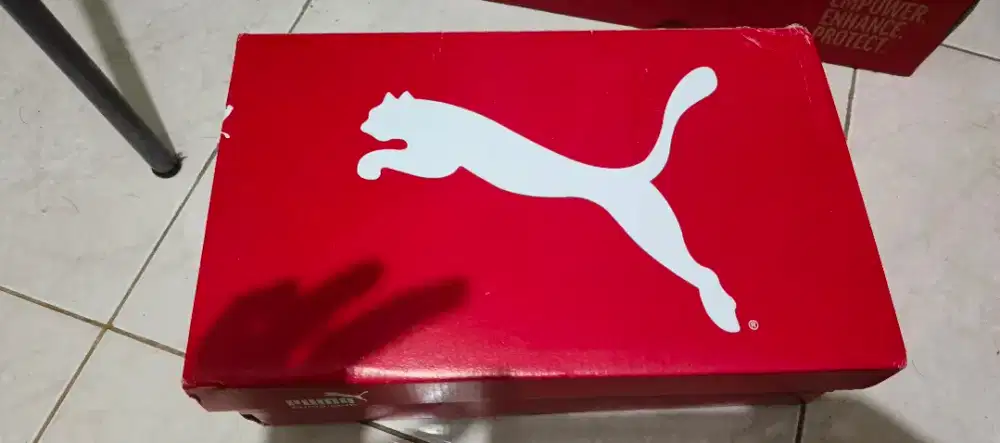 Sepatu running size 44