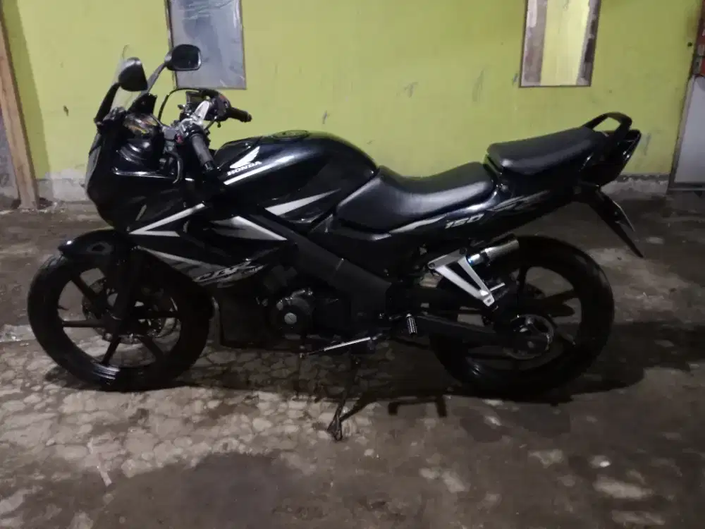 Jual CBR old 150 tahun 2008