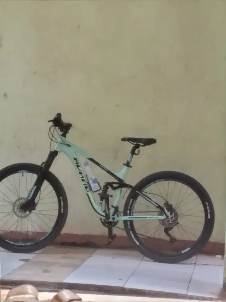 Sepeda fullsus masih layak baru