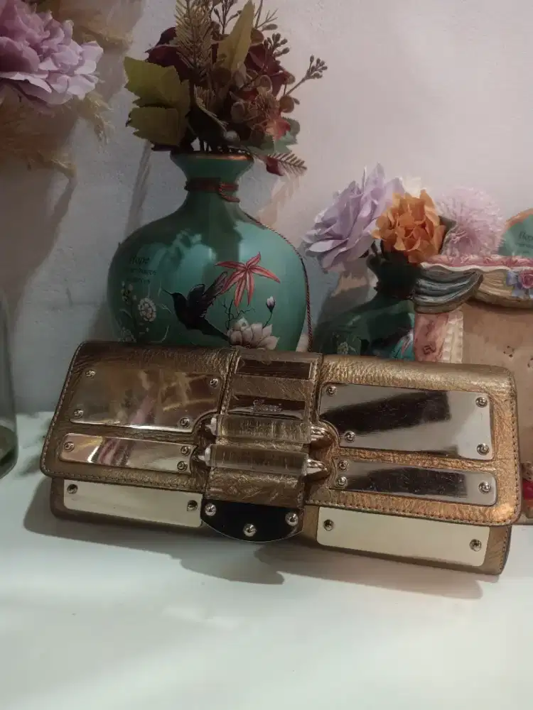 Gucci pesta gold handback