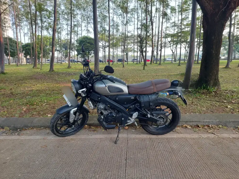 Di jual YAMAHA XSR 155 Silver