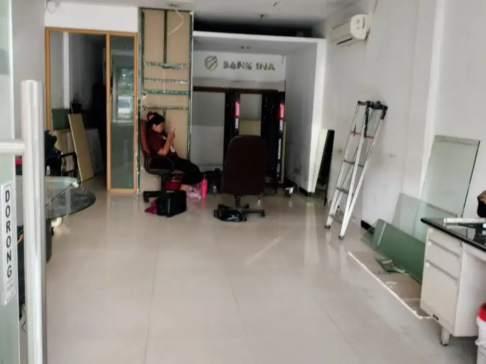 DISEWA KAN RUKO PINGGIR JALAN PASAR MINGGU