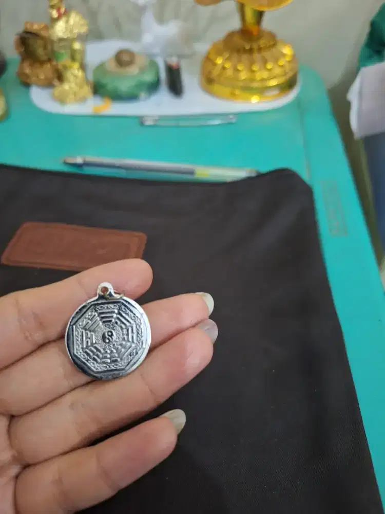 Liontin koin poy khuan 
Warna silver koin china 
Limited edition 
Bar