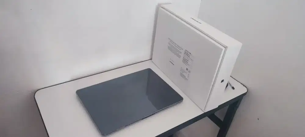 Dijual Macbook Air M3 15 inch, RAM 16/512, 100% mulus, Rp. 16 juta