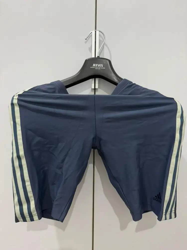 Celana renang pria dewasa