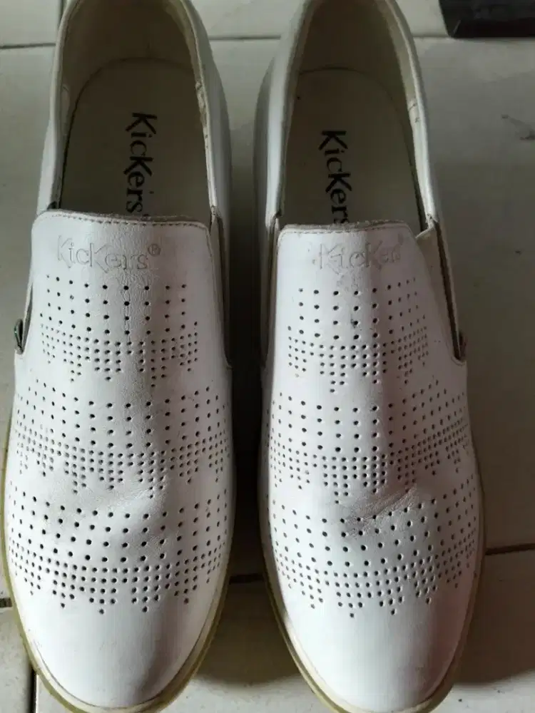 kicker ori aize 40 warna putih