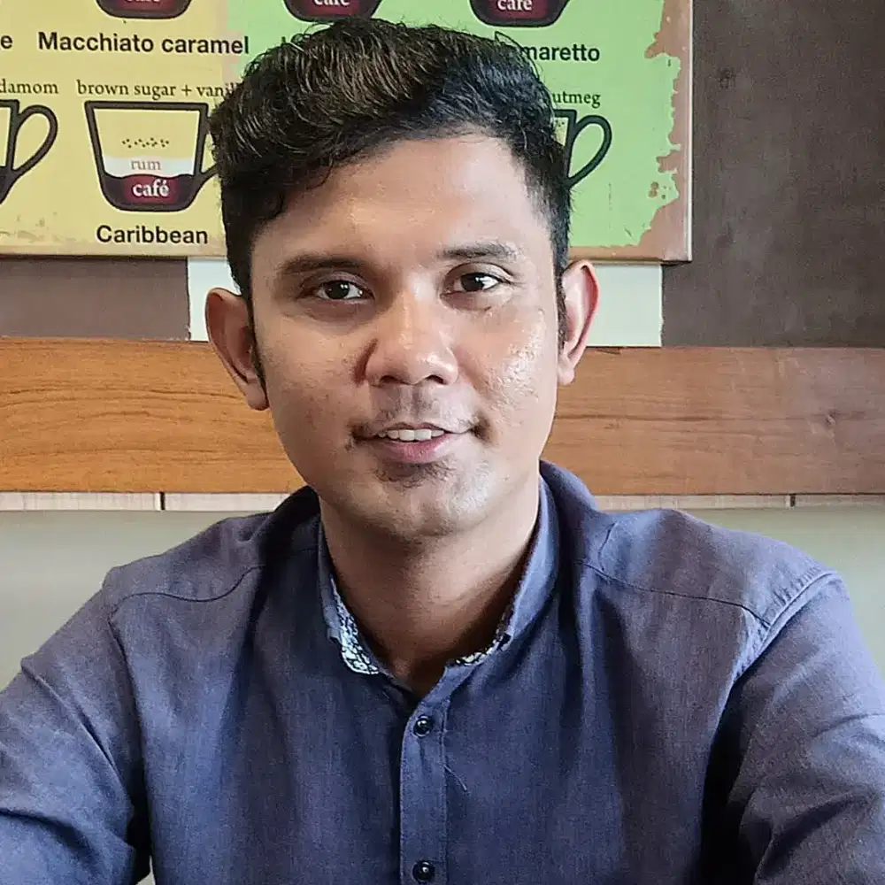 Saya cari pekerjaan sebagai manager manajer restoran restaurant cafe