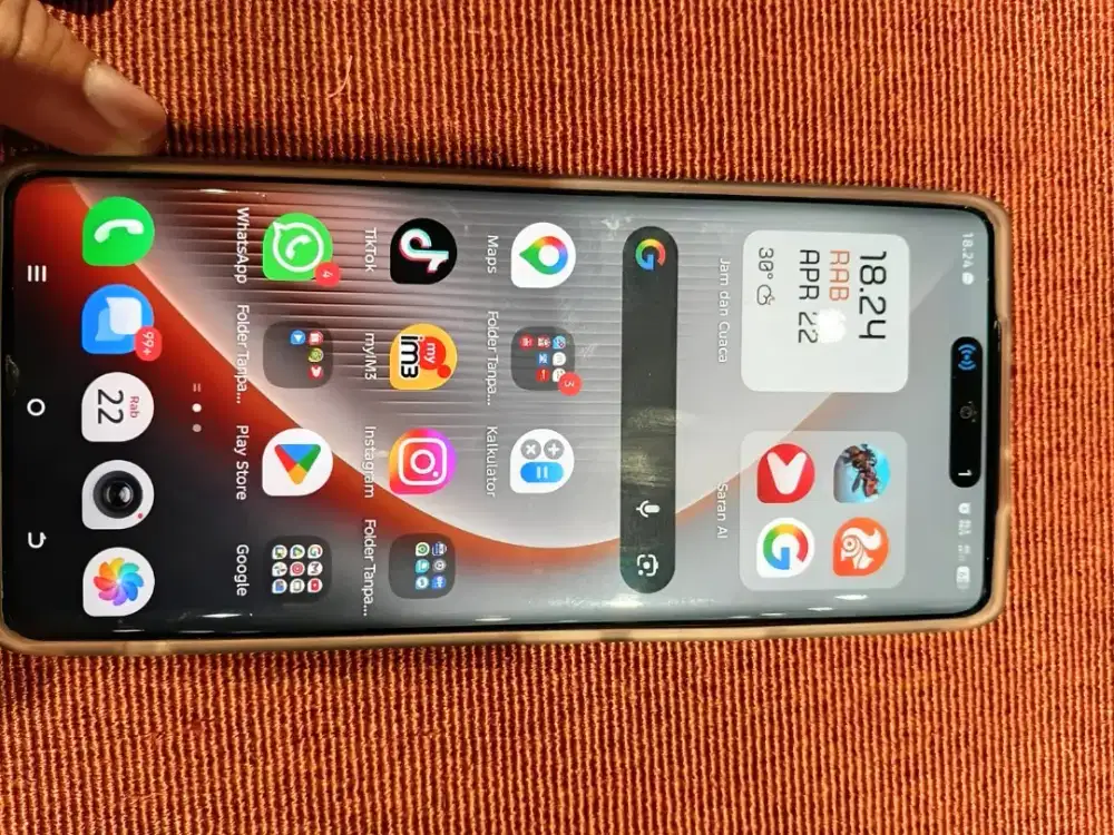 Tecno pova curved 5G