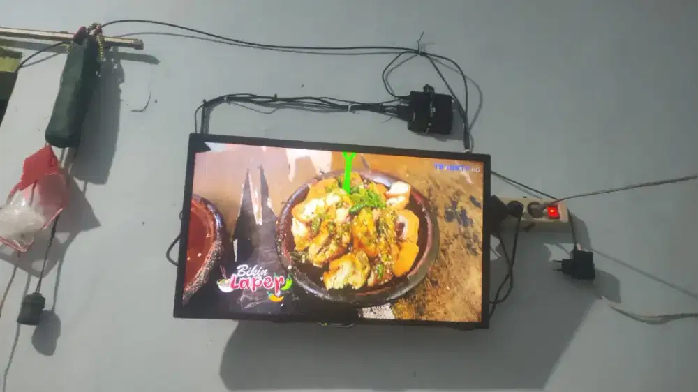 Di jual Tv LG kondisi seperti di foto