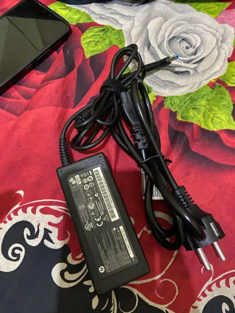 Charger Laptop Hp pin Biru 65 watt