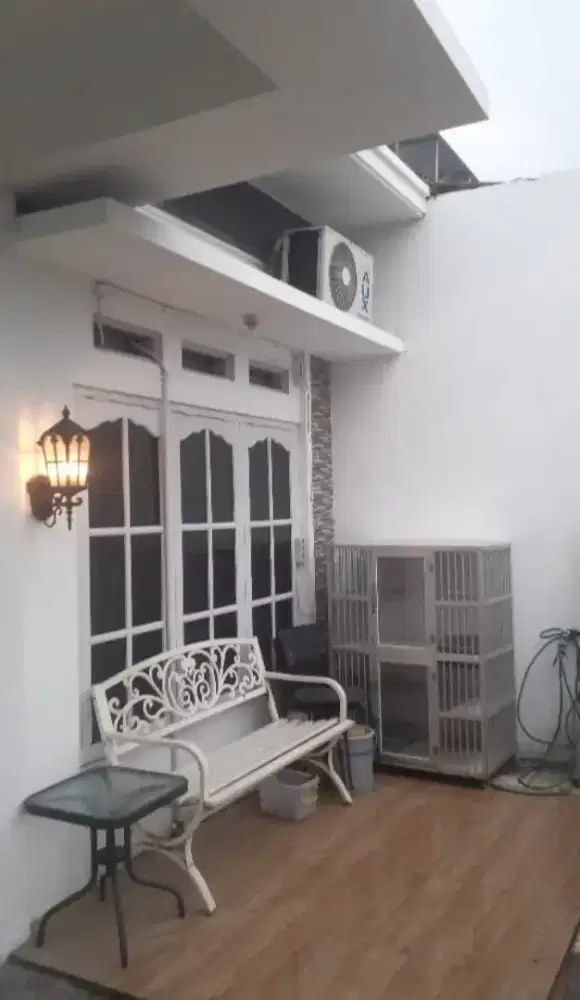 Jual murah rumah 2 lantai & usaha di Jl.Calung Raya, dekat SMPN 4