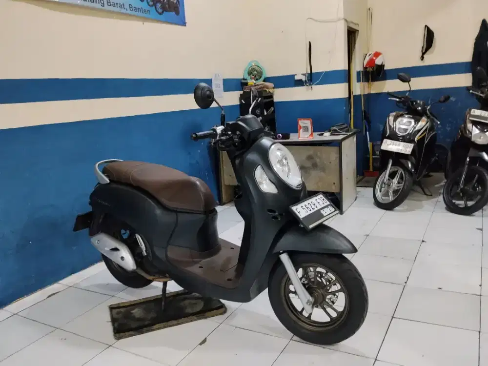 DIJUAL HONDA  SCOOPY FRESTIGE 2023 KYLES SURAT LENGKAP