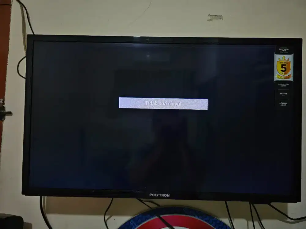 Set TV LED POLYTRON 32 INC (Belum smart)