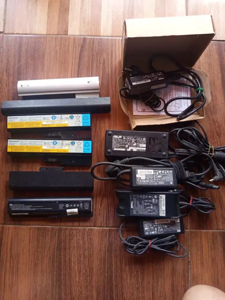 Casan laptop dan batre laptop