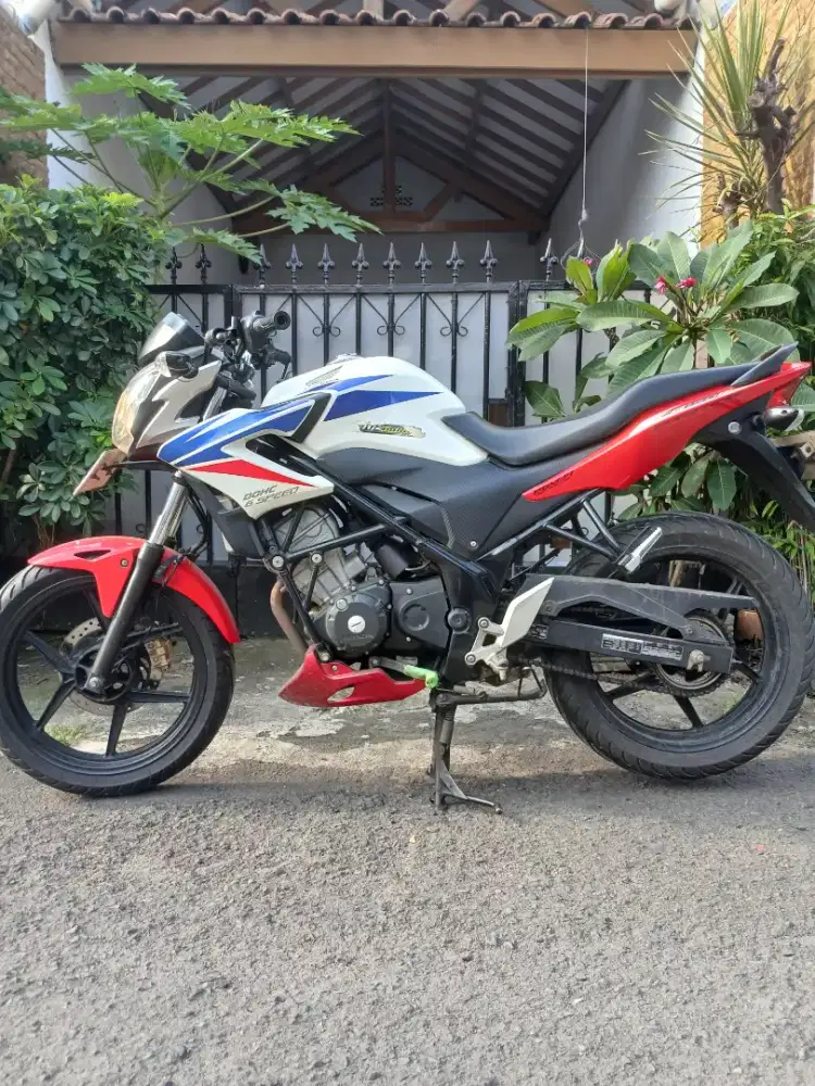 HONDA CB 150 R 2014(PRELOVED)