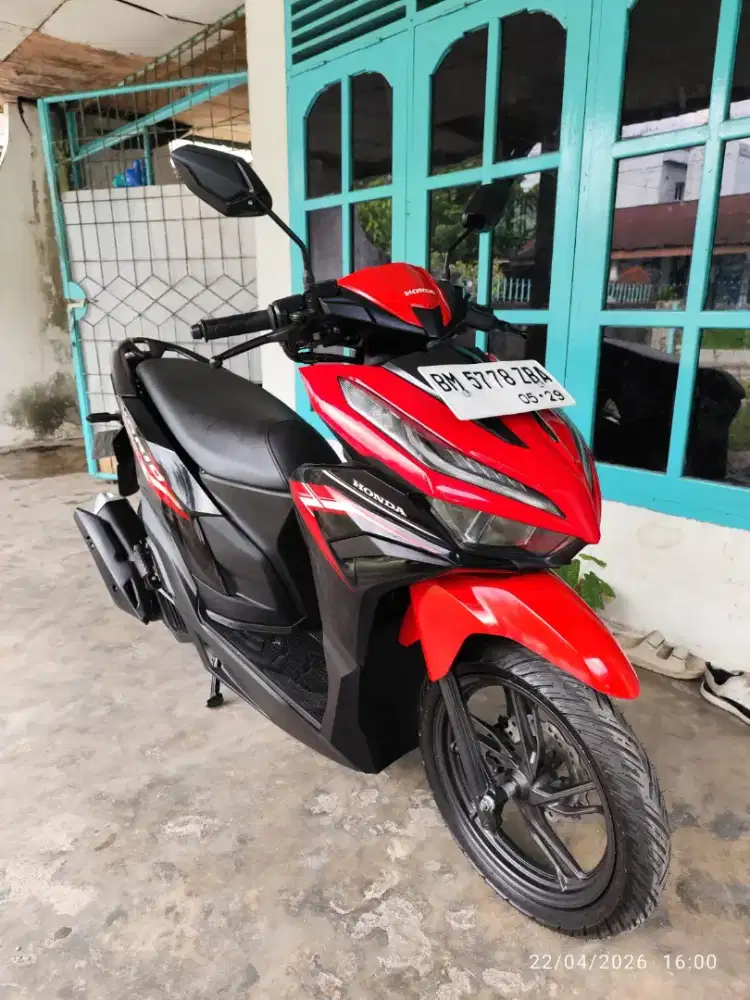 Si ganteng tampil yg lain mundur dulu