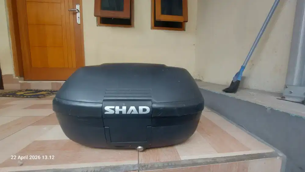 Box SHAD SH42 (Include backrest) + Bracket SHAD VARIO 150
