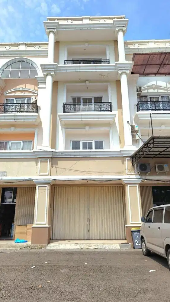Disewakan ruko 4 lantai di bulevar hijau bekasi