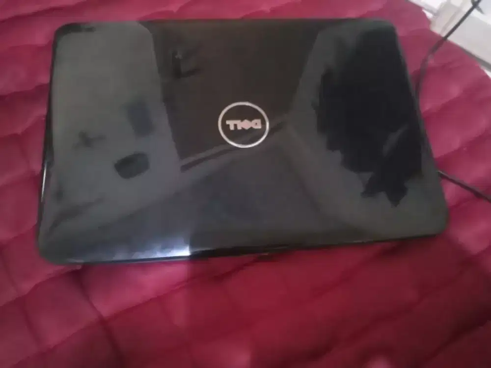 Laptop dell rusak