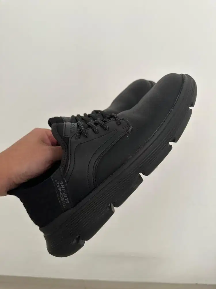 Sepatu Skechers Slip-Ins