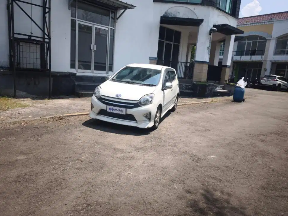 KM Rendah - Toyota Agya 1.0 G TRD Sportivo Bensin AT 2015 Putih