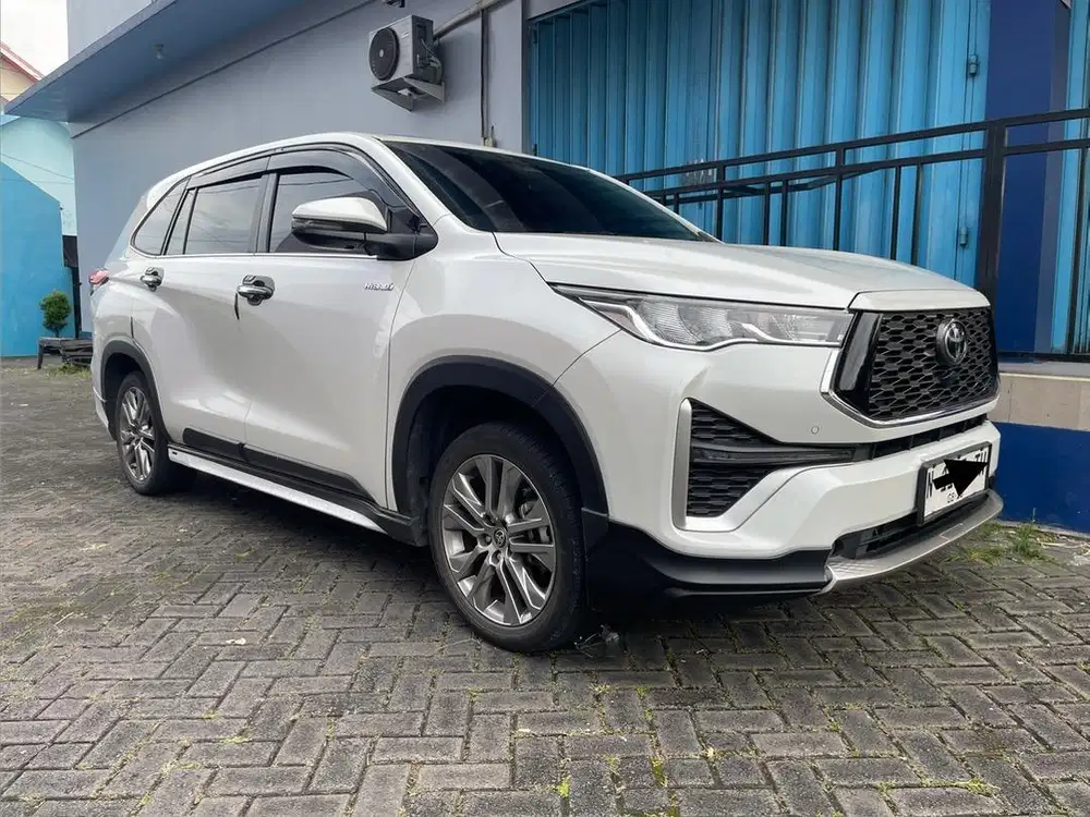 Kijang Innova Zenix type Q Modellista Premium Color