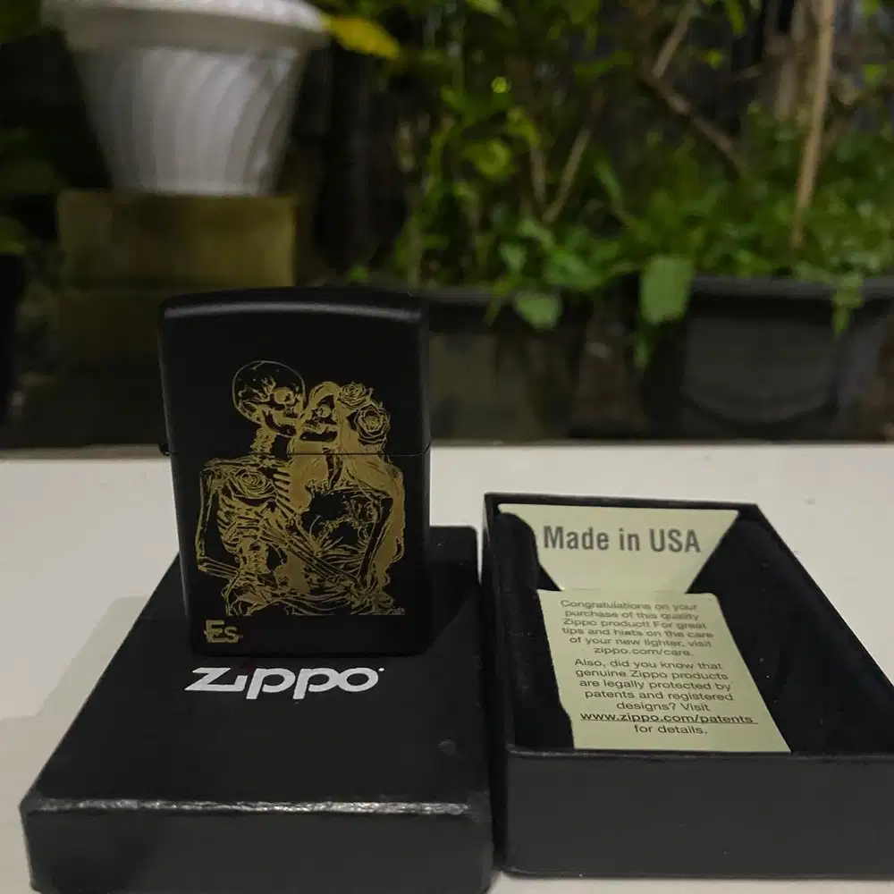 Zippo black matte original new