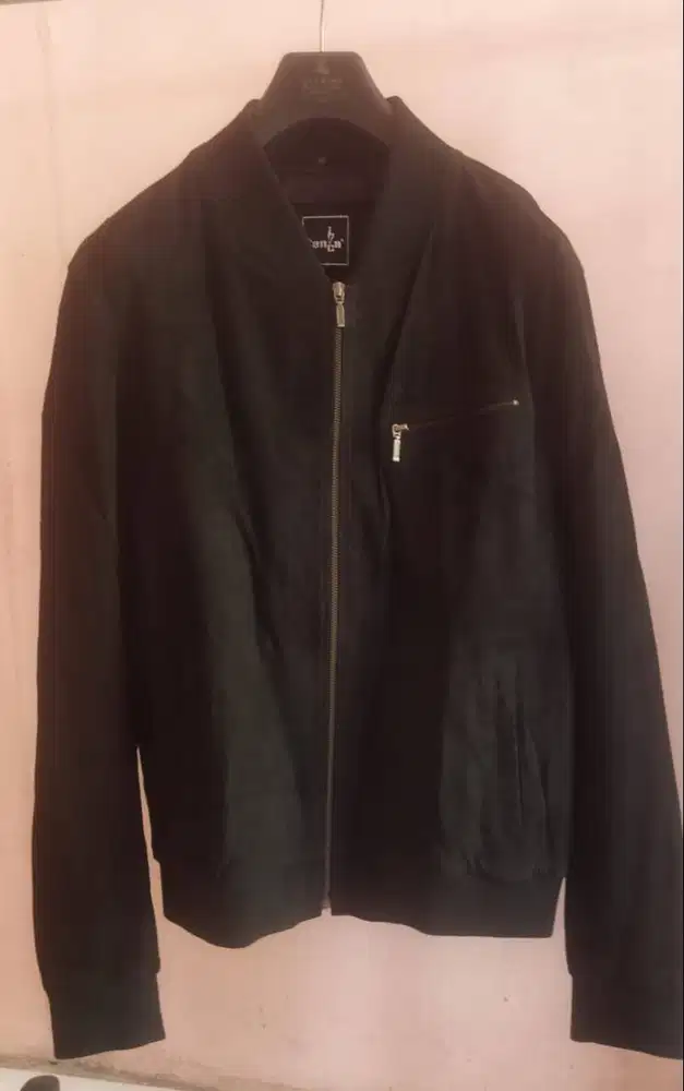 Dijual jaket kulit suede asli. Ex Turky, model Bomber.