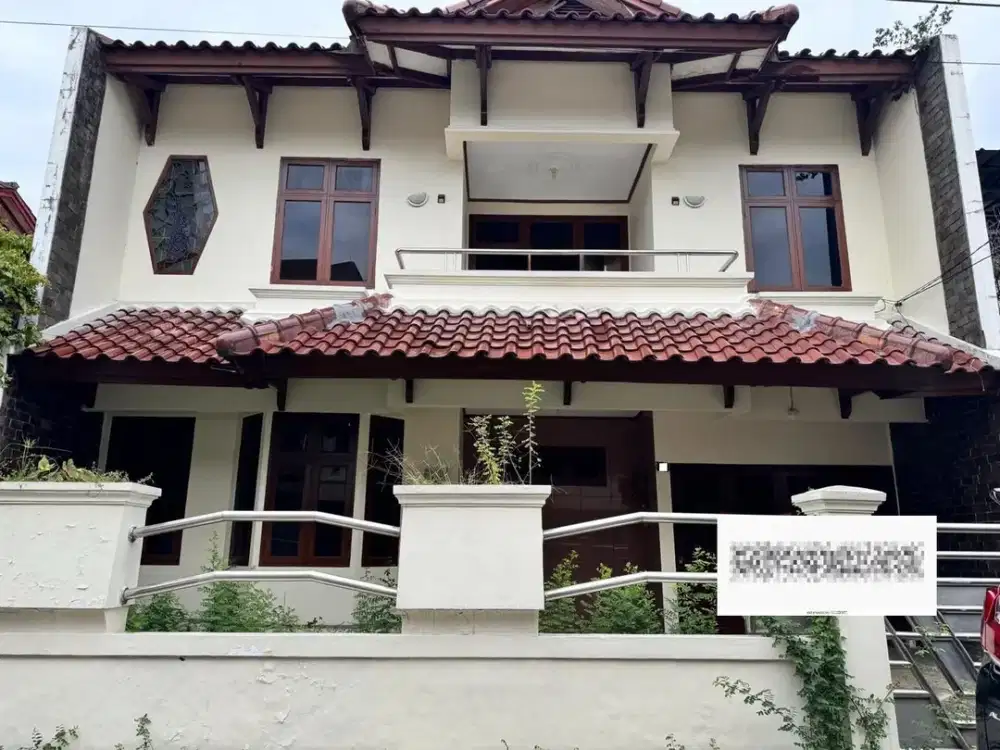 Dijual rumah besar 2 lantai siap huni di Jalan Alam Segar Pondok Indah Jakarta Selatan