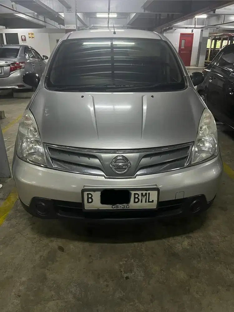 Nissan Grand Livina SV Matic  2011