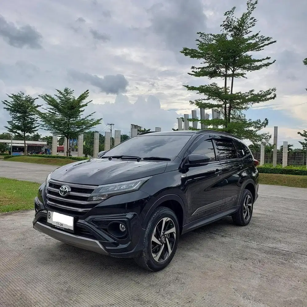 Toyota Rush 1.5 GR AT 2023 - km 17 rbu, service record, harga cash