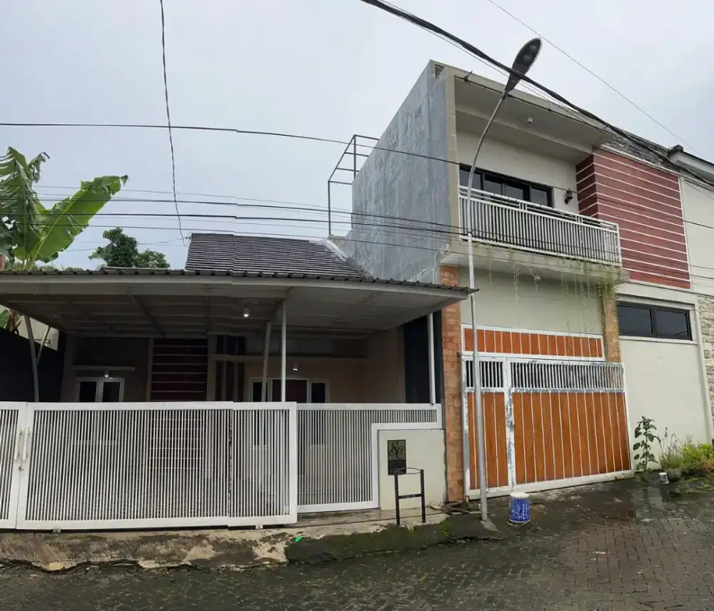 Rumah 2 lantai 4KT di San Cefilla Tegal Besar Jember