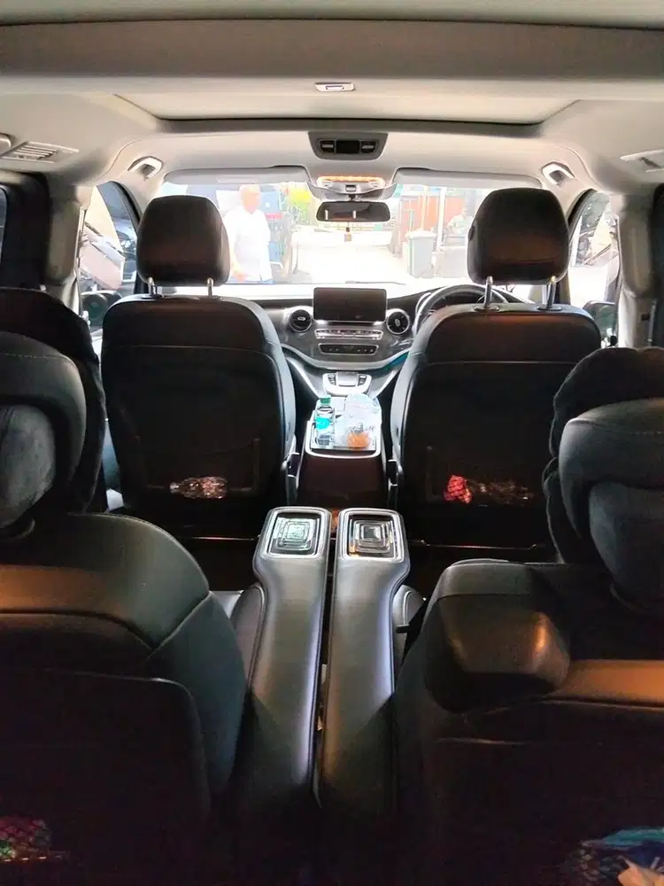 Mercedes-Benz v250 2023 Bensin