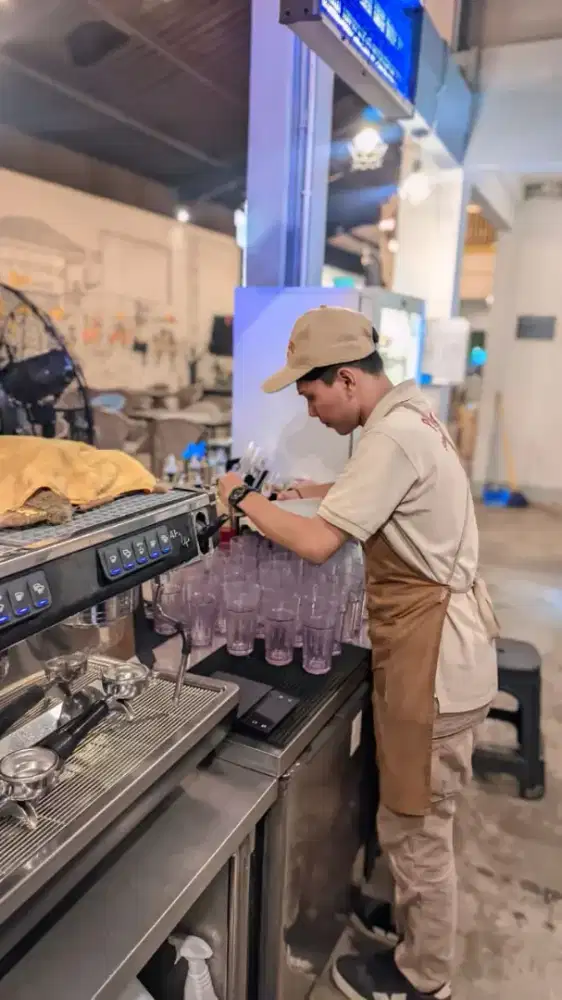 cari pekerjaan,  fnb,packing barang,kurir motor