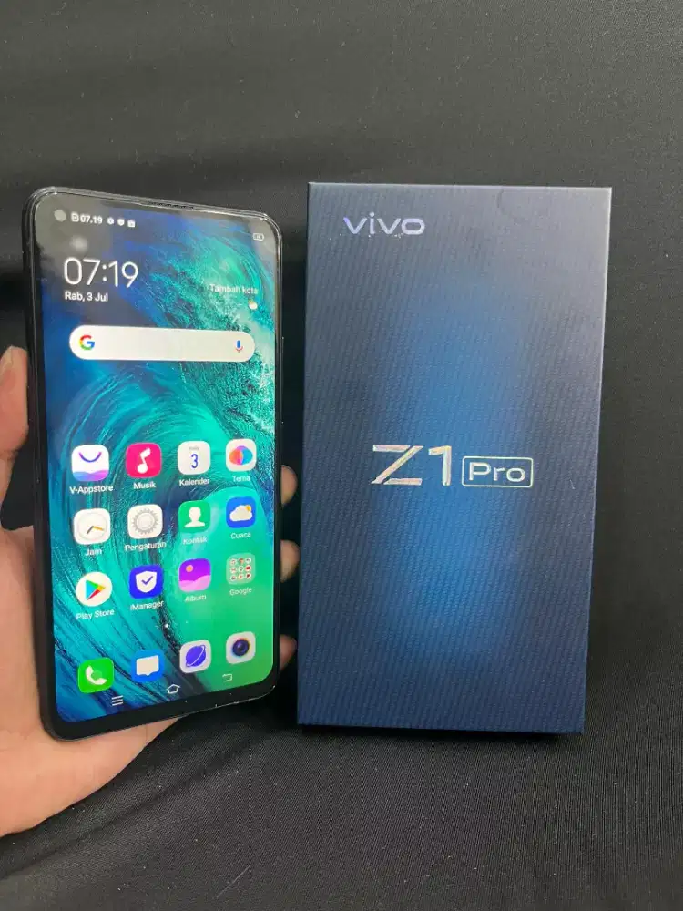 Vivo Z1 Pro Sonic Black