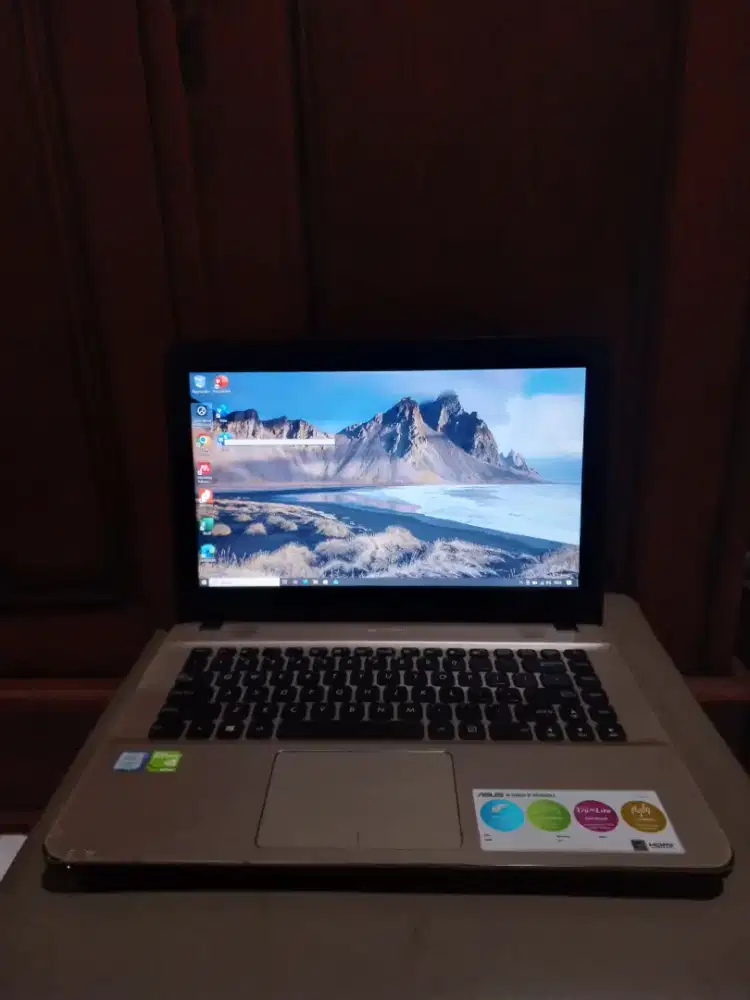 Laptop Asus core i3 x44uv