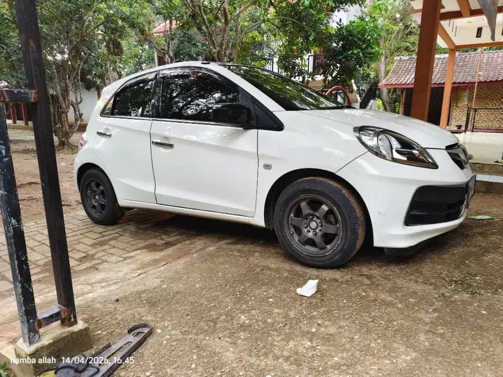 jual mobil brio 2015 Manual
