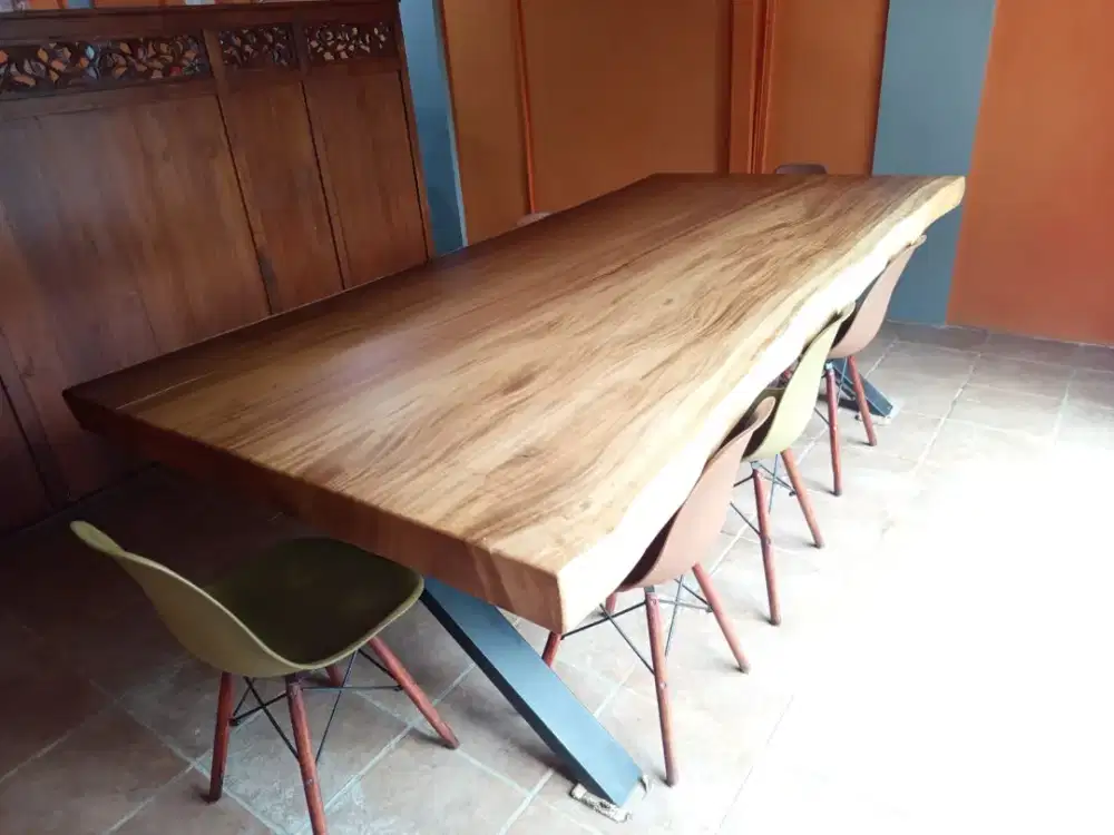 Meja kayu trembesi solid utuh 300x150cm tebel 8cm
