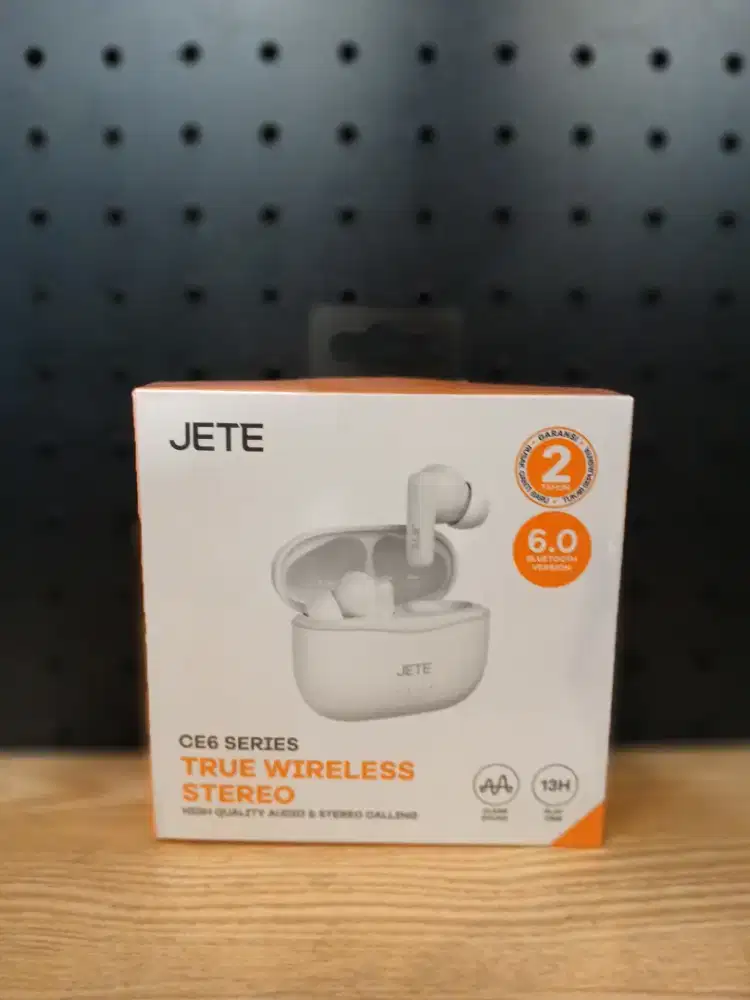TWS Bluetooth JETE CE6 Earbuds 13 Hours Playtime