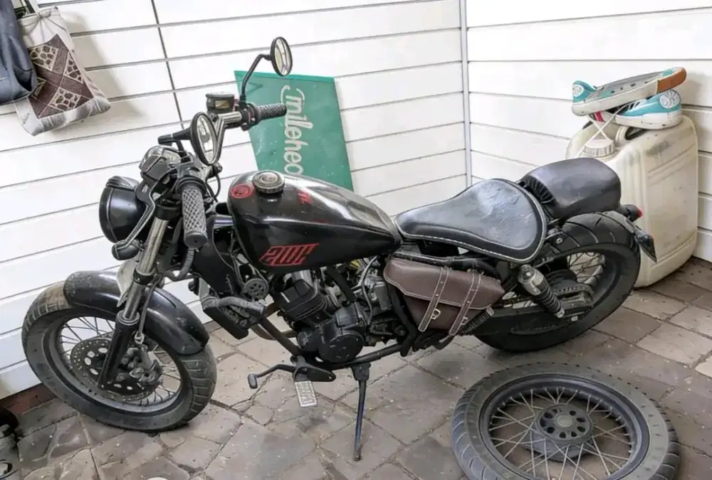 Motor Custom Bobber basic mesin Honda Cs1