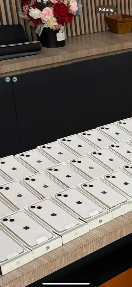 Iphone 13 128gb brand new open box