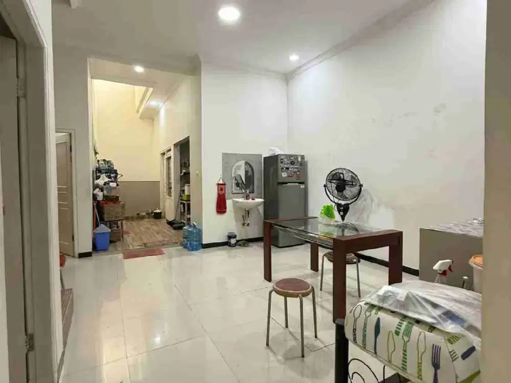 JUAL MURAH RUMAH NIRWANA REGENCY 2 LANTAI MINIMALIS ROW JALAN 3 MOBIL KAMAR BANYAK